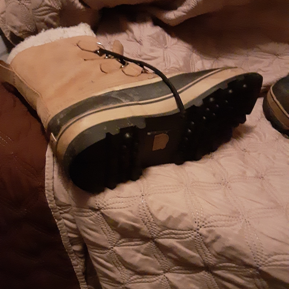 Boots Tan/ green
